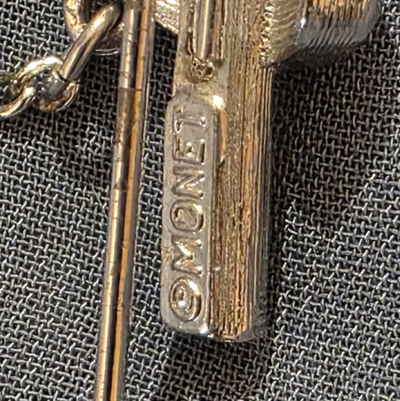 Vintage Signed Monet Silver-tone Tie Pin/Stick Pin Brooch with Chain. EUC - Picture 2 of 8